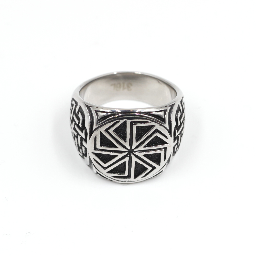 Ring with celtic knot symbol
